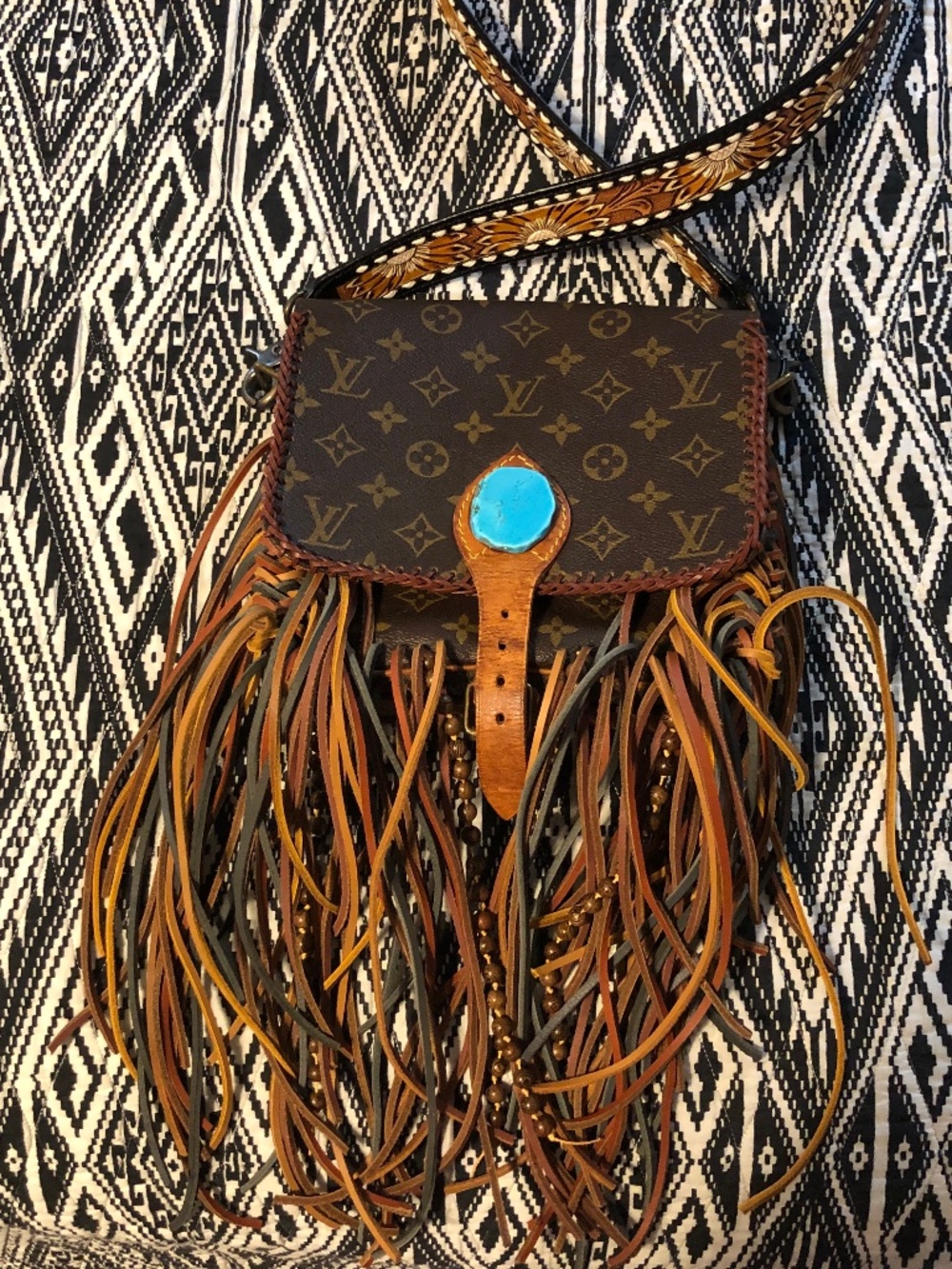 Louis Vuitton - Picture 1 of 4